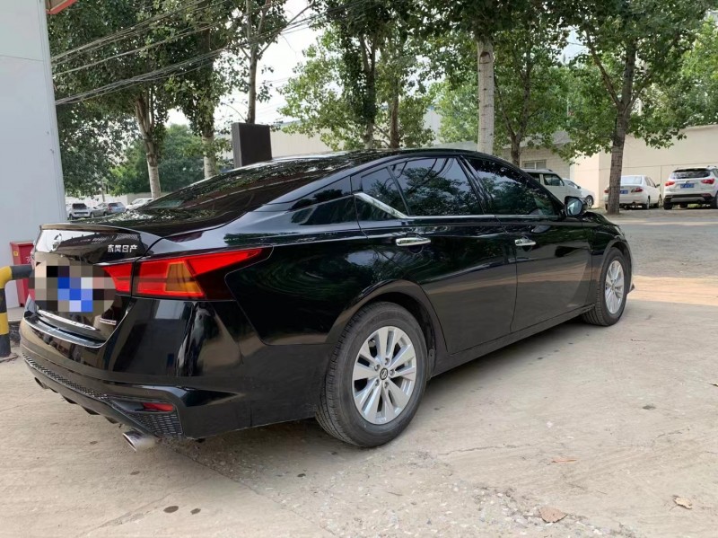 保定20年日产天籁4