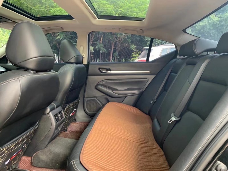 保定20年日产天籁8