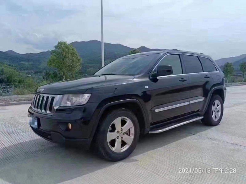 龍巖13年Jeep大切諾基2