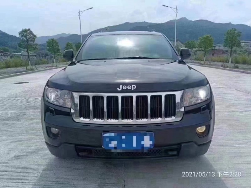 龍巖13年Jeep大切諾基1