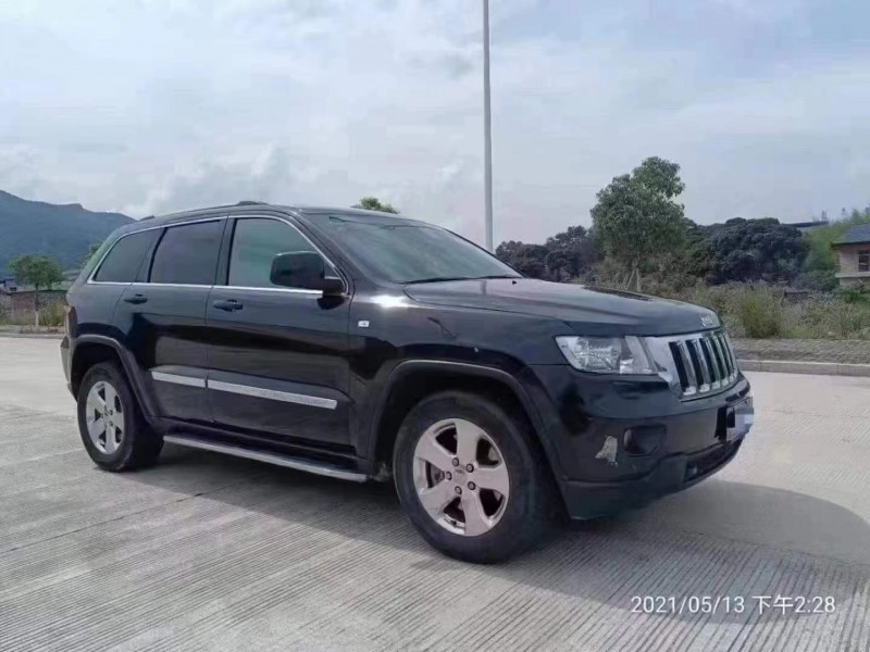 龍巖13年Jeep大切諾基3