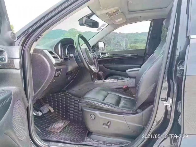 龍巖13年Jeep大切諾基4