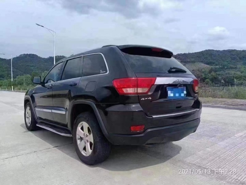 龍巖13年Jeep大切諾基7