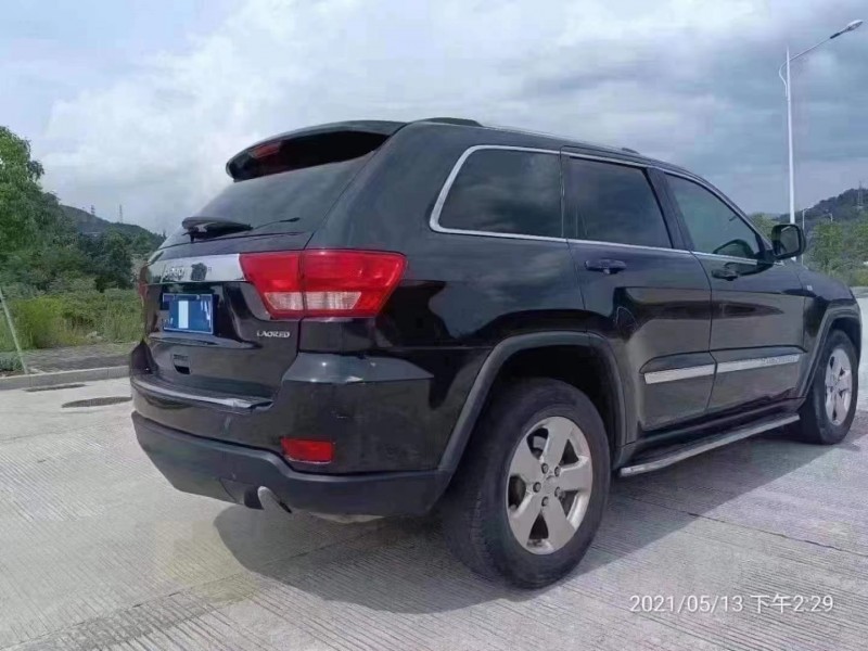 龍巖13年Jeep大切諾基8