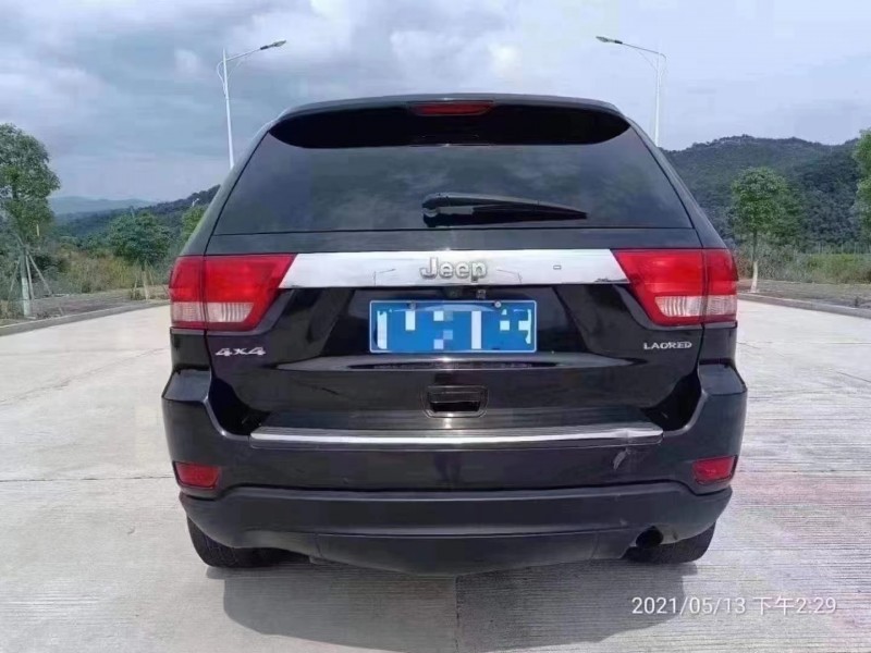 龍巖13年Jeep大切諾基9