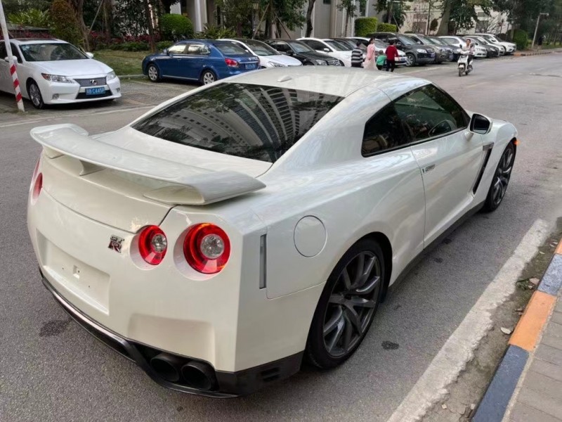 珠海15年日產GT-R5