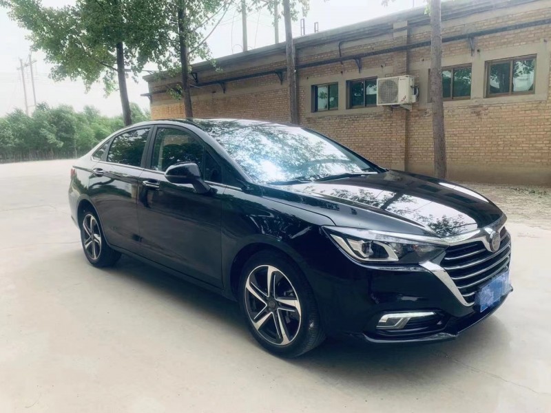 保定18年北汽绅宝D503