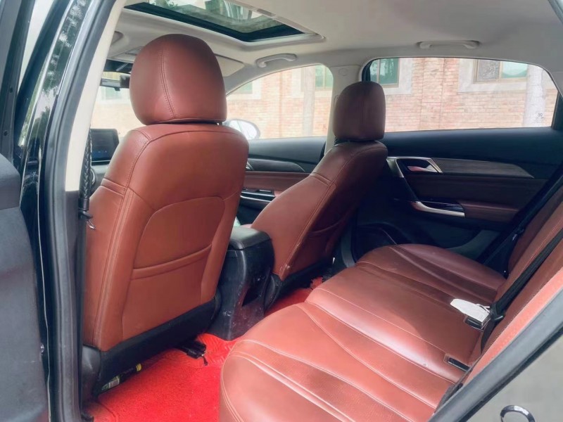 保定18年北汽绅宝D507