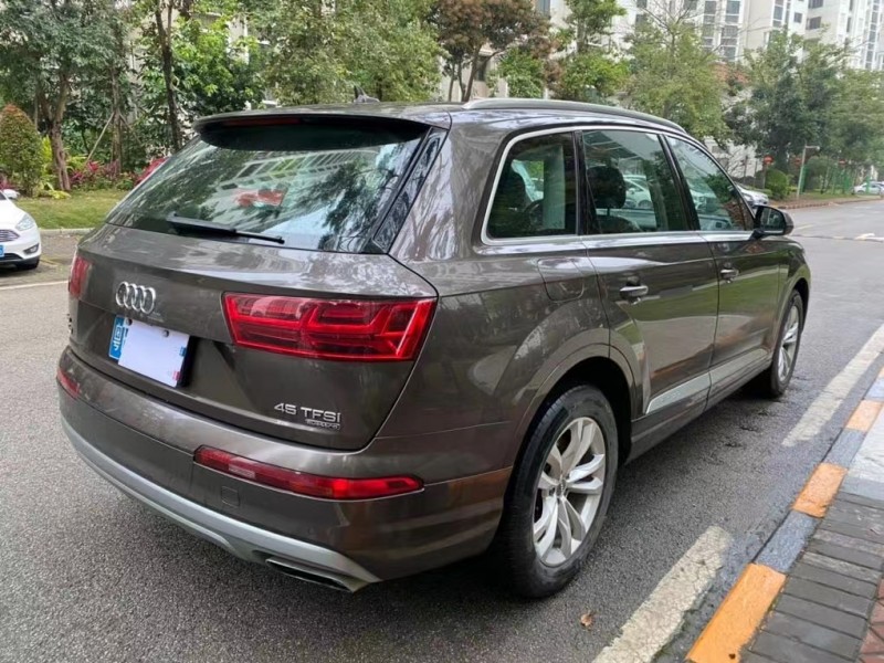 珠海16年奧迪Q75
