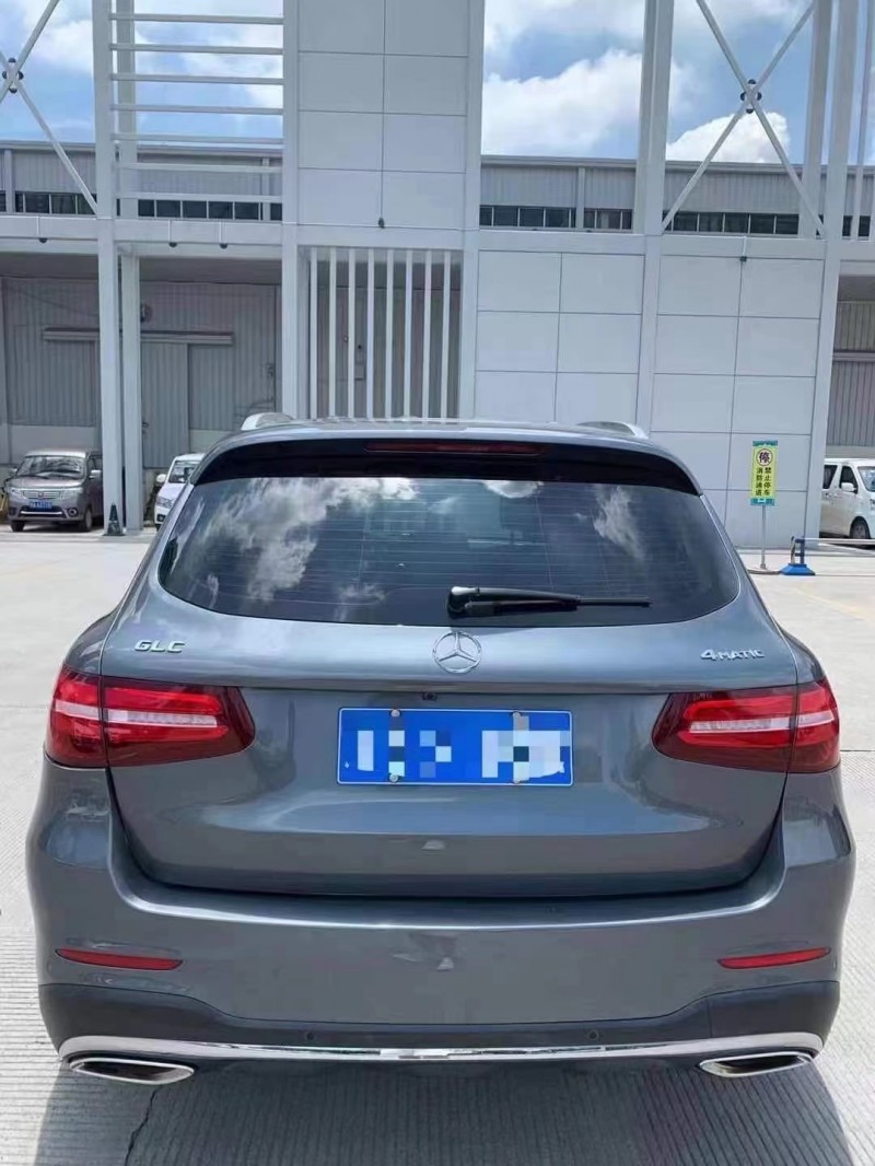 成都17年奔驰GLC9