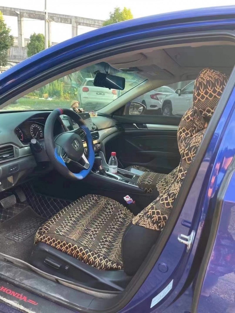 重庆19年本田雅阁2