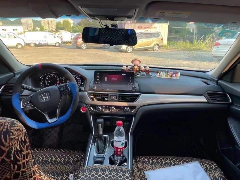 重庆19年本田雅阁4