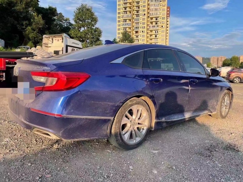 重庆19年本田雅阁6