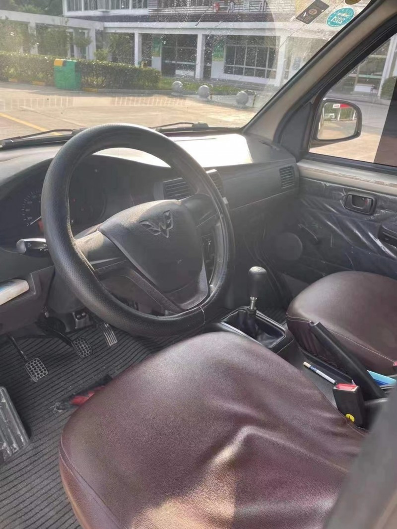 寧德20年五菱汽車榮光7