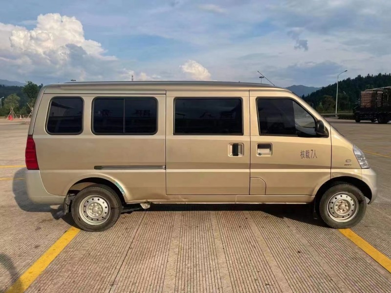 寧德20年五菱汽車榮光8