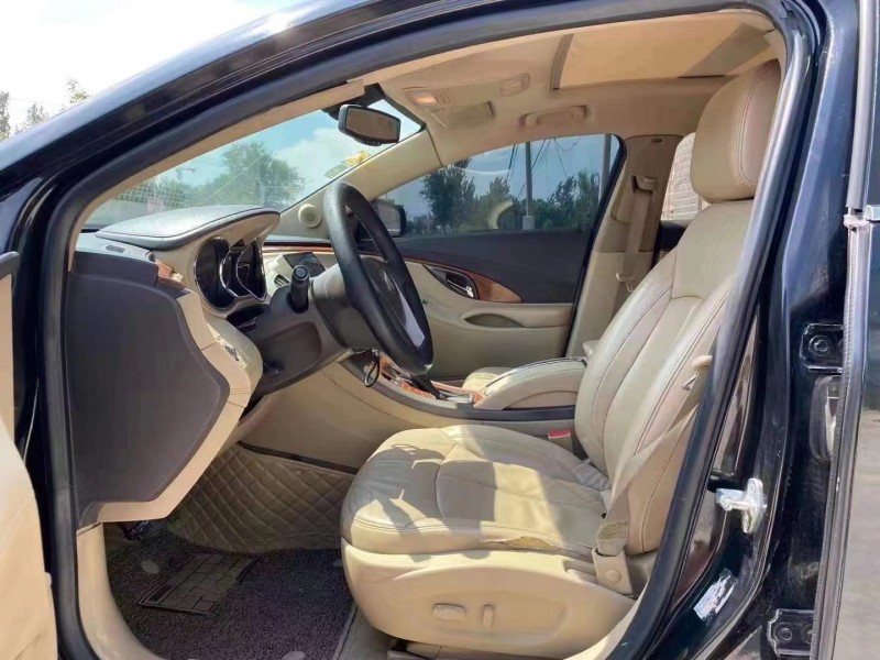 枣庄12年别克君越5