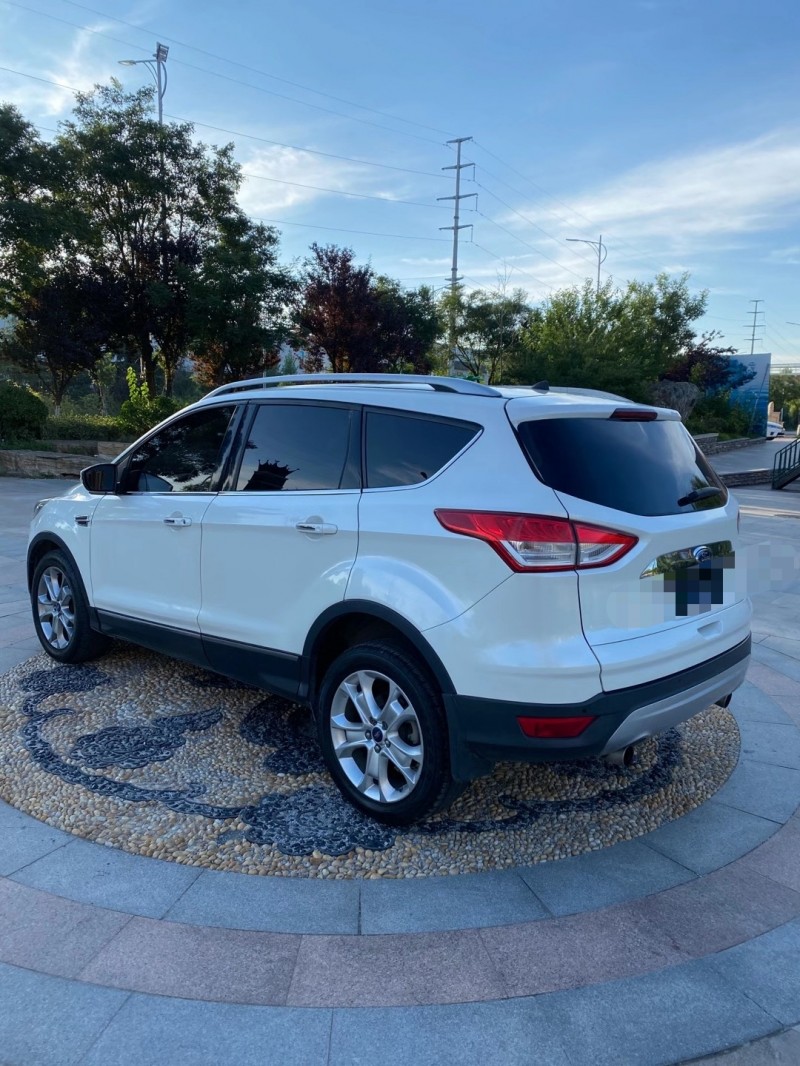 青岛14年福特翼虎7