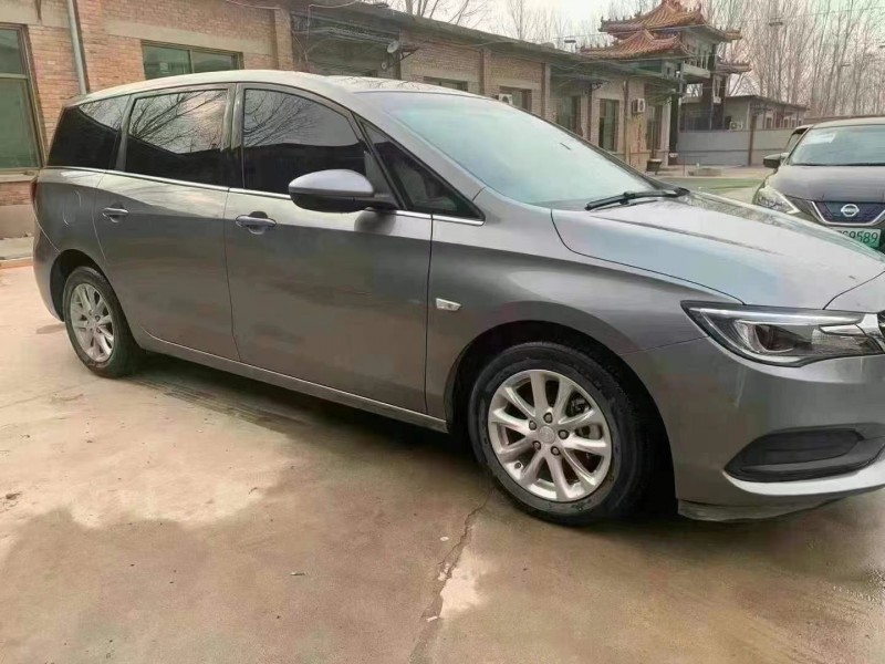 保定19年别克GL64