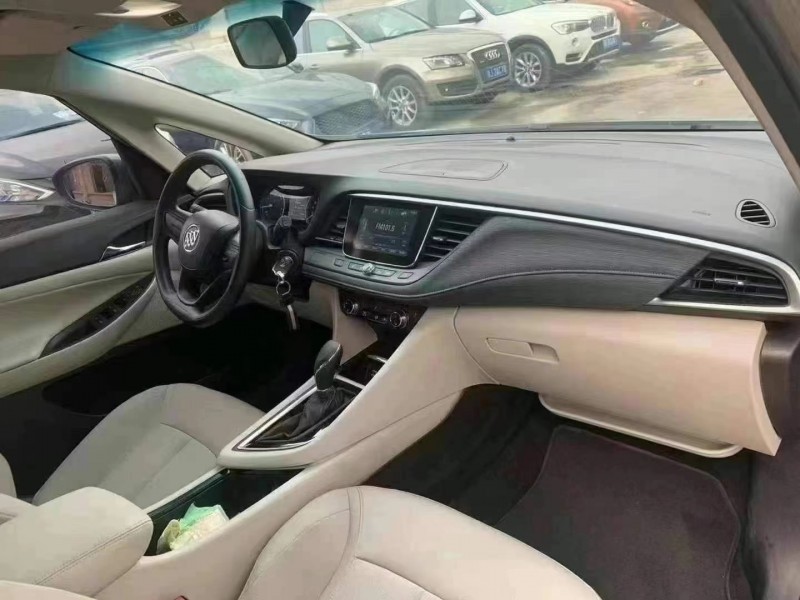 保定19年别克GL66