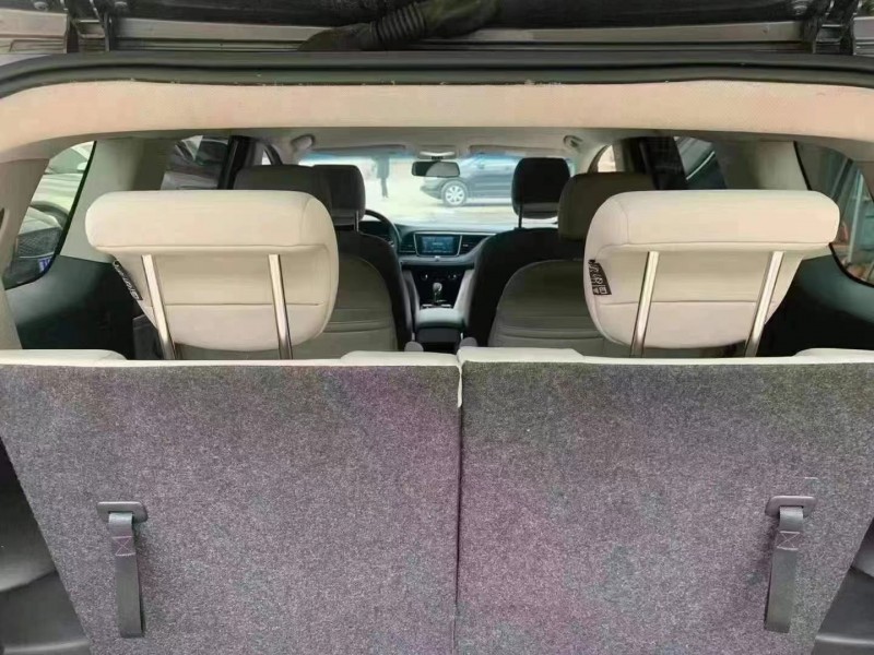 保定19年别克GL68