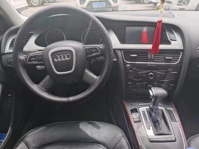 保定12年奥迪A4L8