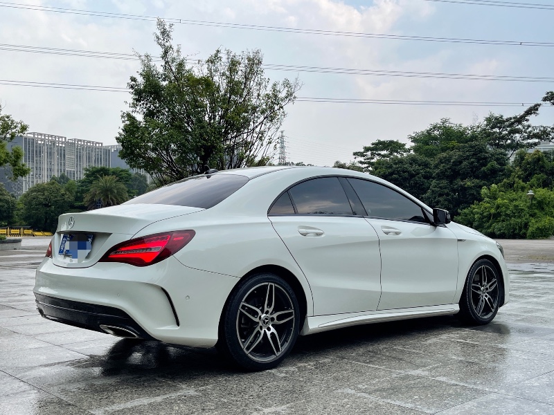 深圳17年奔驰CLA1