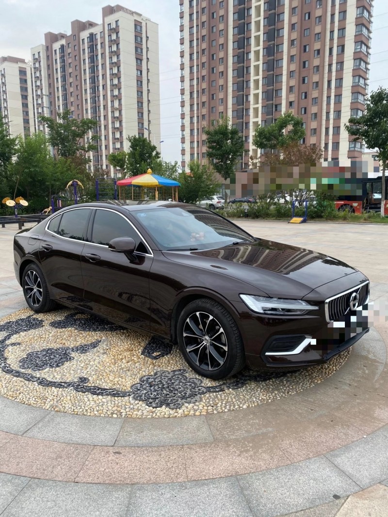 青島20年沃爾沃S60L4