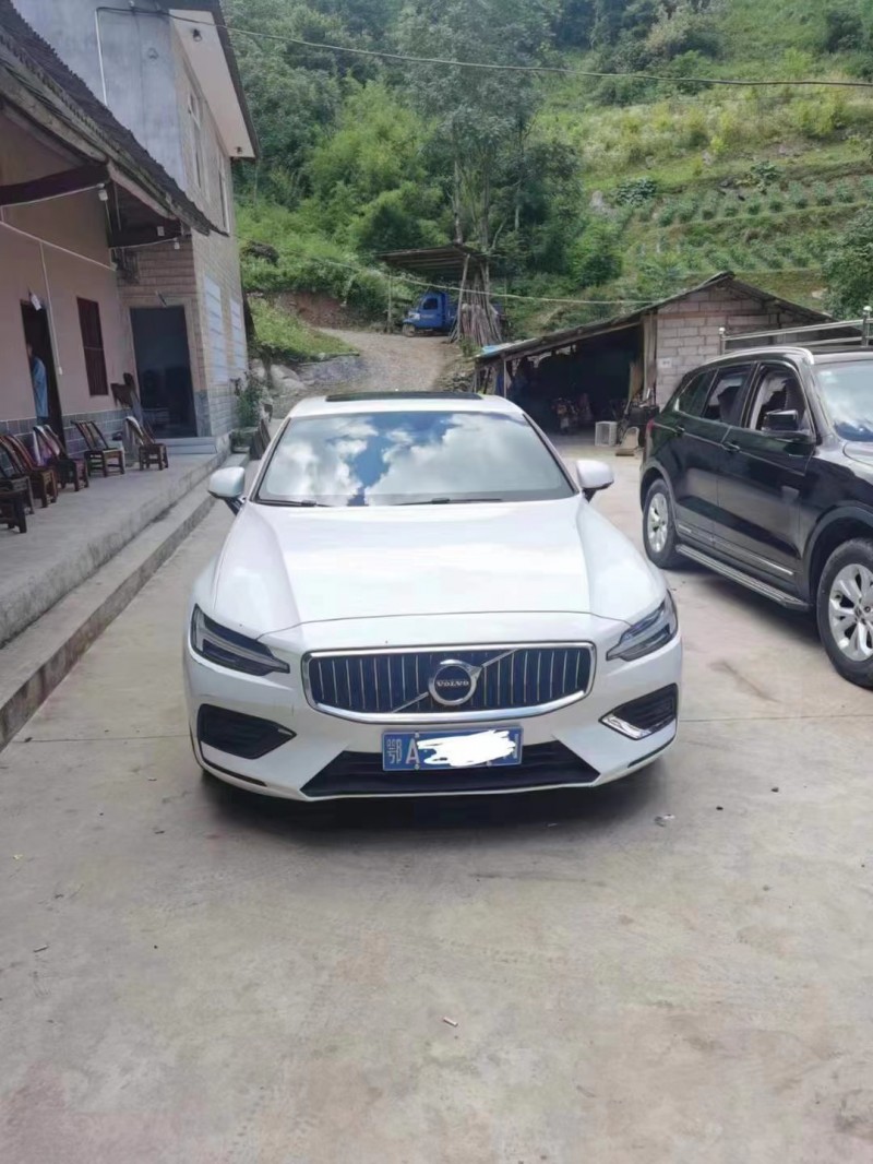 武漢20年沃爾沃S60L1
