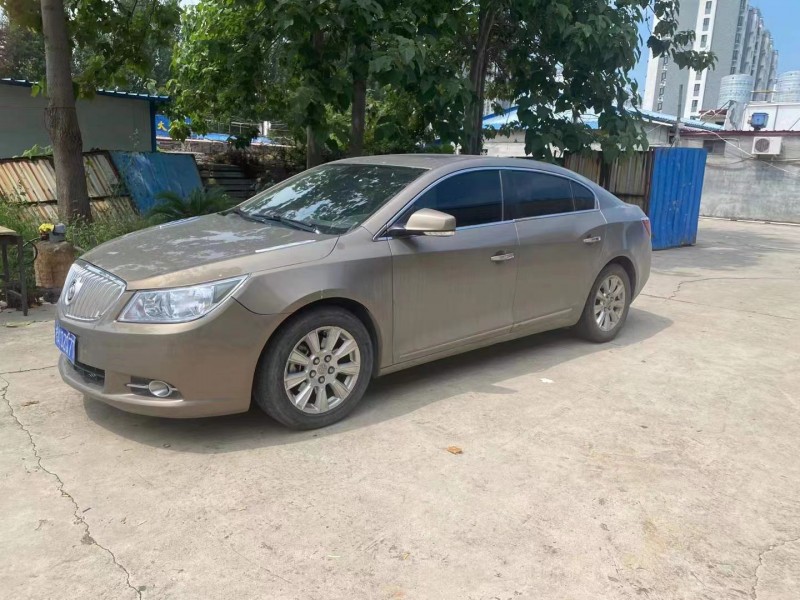 济宁11年别克君越2