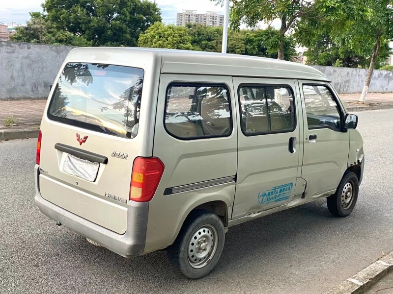 惠州15年五菱汽車之光7