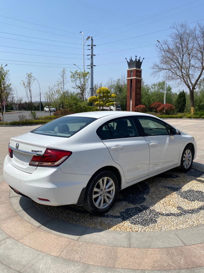 青岛15年本田思域2