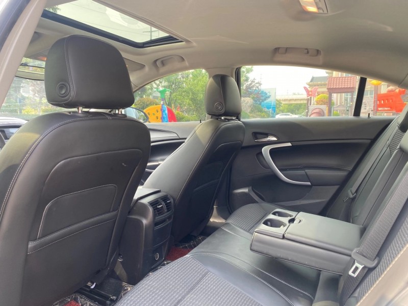 青岛16年别克君威5