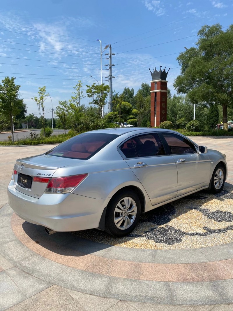 青岛10年本田雅阁2