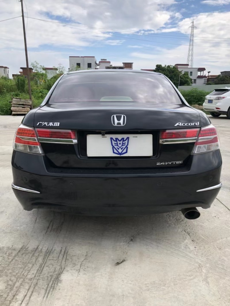 佛山13年本田雅阁4