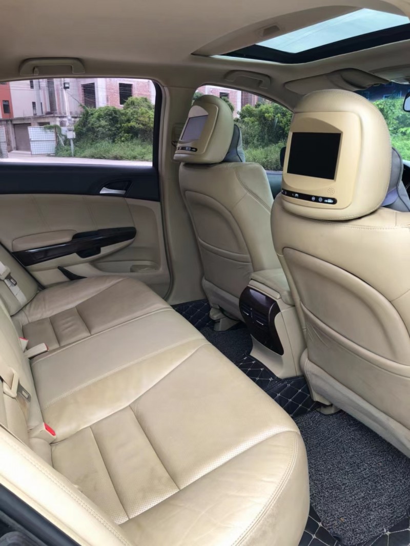 佛山13年本田雅阁7