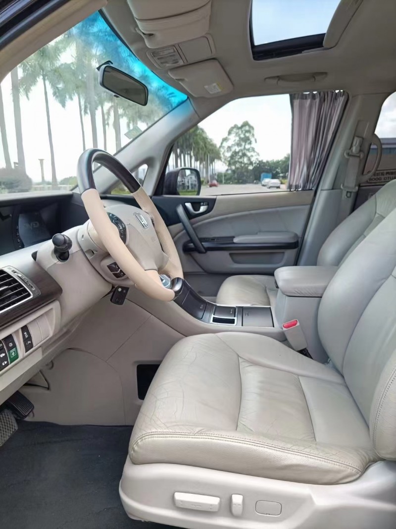 佛山14年本田艾力绅8