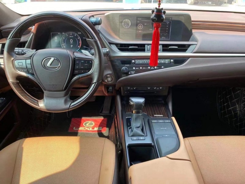 武汉18年雷克萨斯ES4