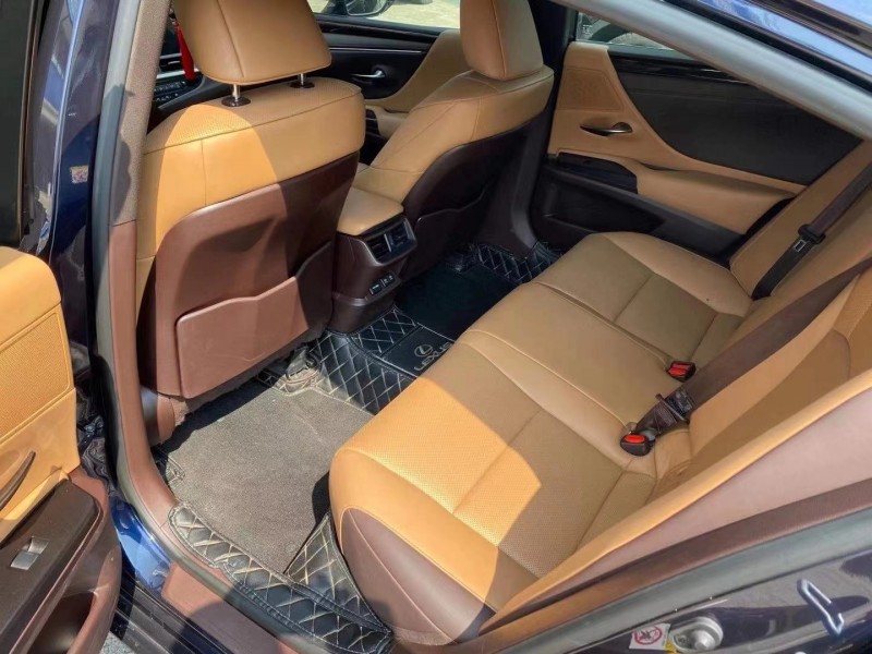 武汉18年雷克萨斯ES2