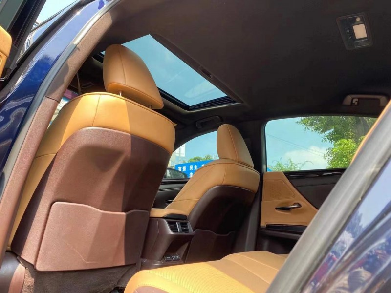 武汉18年雷克萨斯ES8