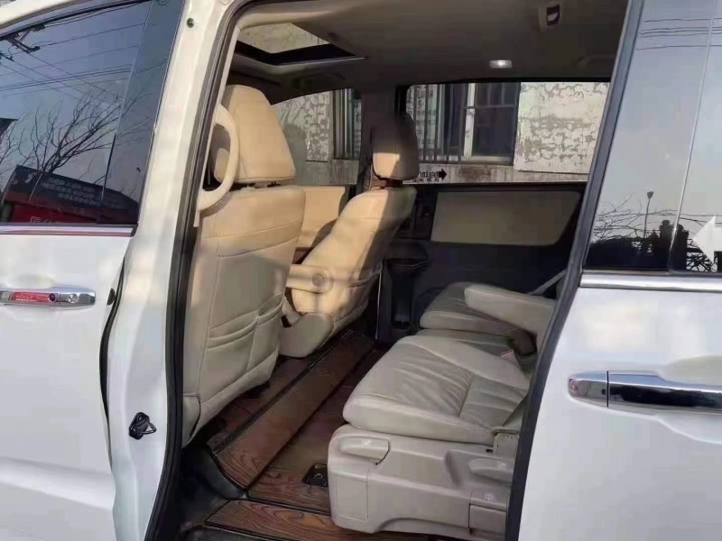 济宁18年本田奥德赛4