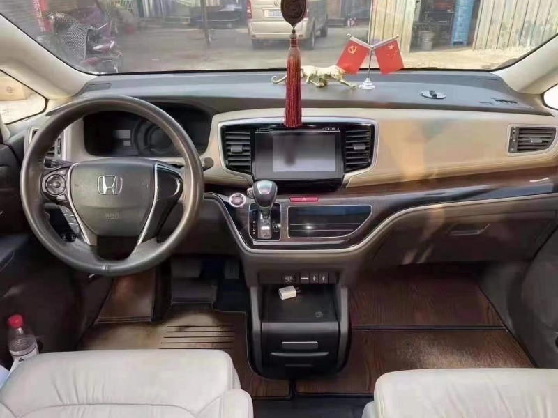 济宁18年本田奥德赛5