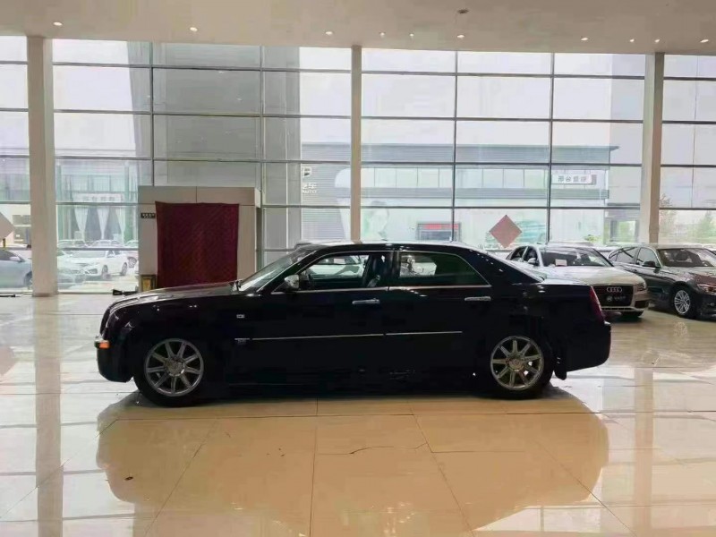 保定09年克莱斯勒300C3