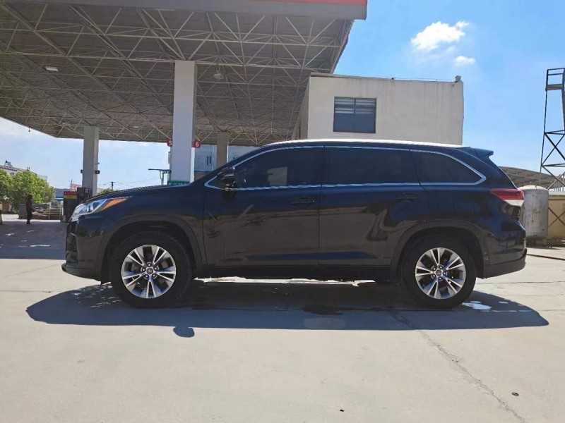 武汉18年丰田汉兰达3