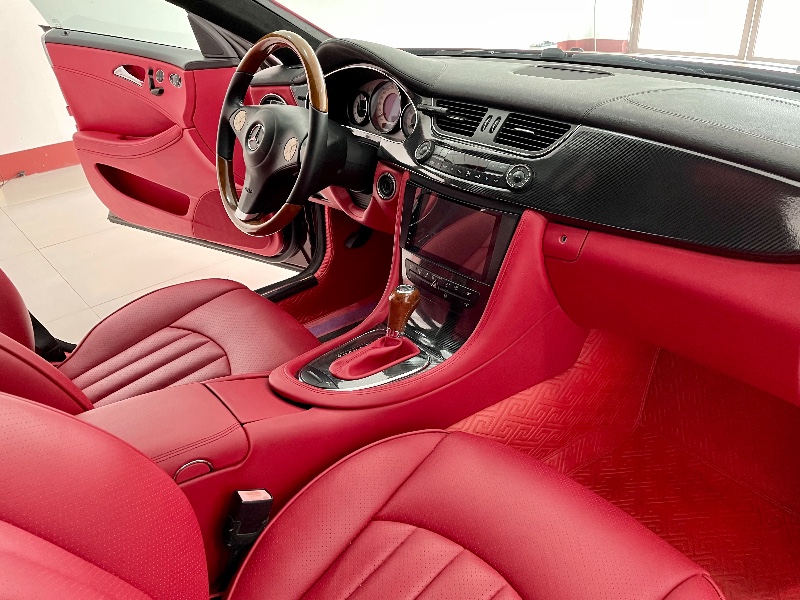 济宁11年奔驰CLS8