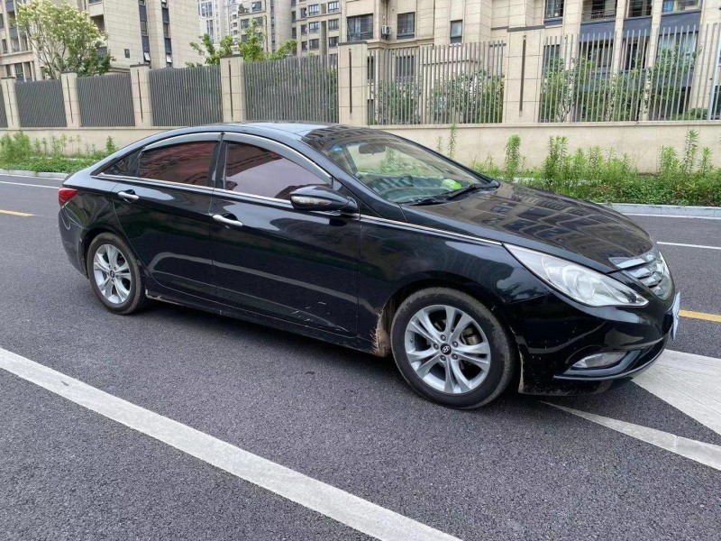 蘇州12年現代索納塔八1