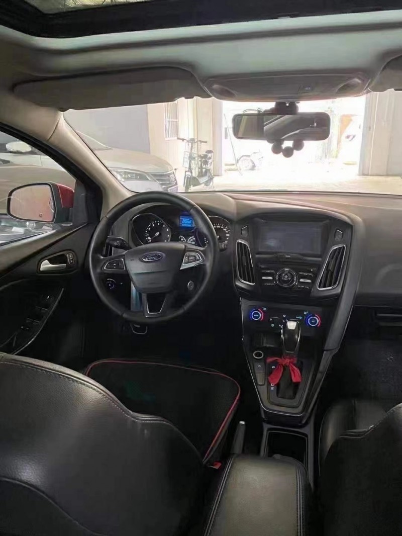 济宁15年福特福克斯6