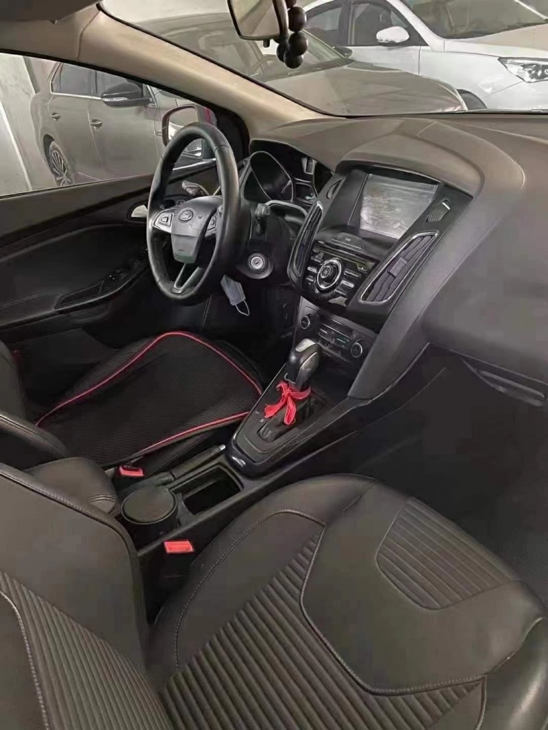 济宁15年福特福克斯7