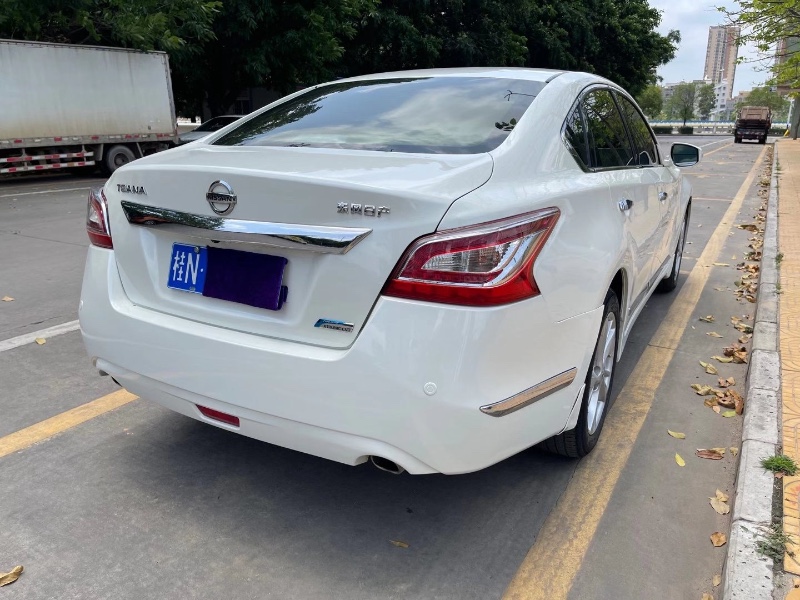 广州15年日产途达1