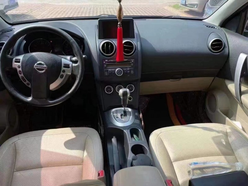 保定14年日产逍客8