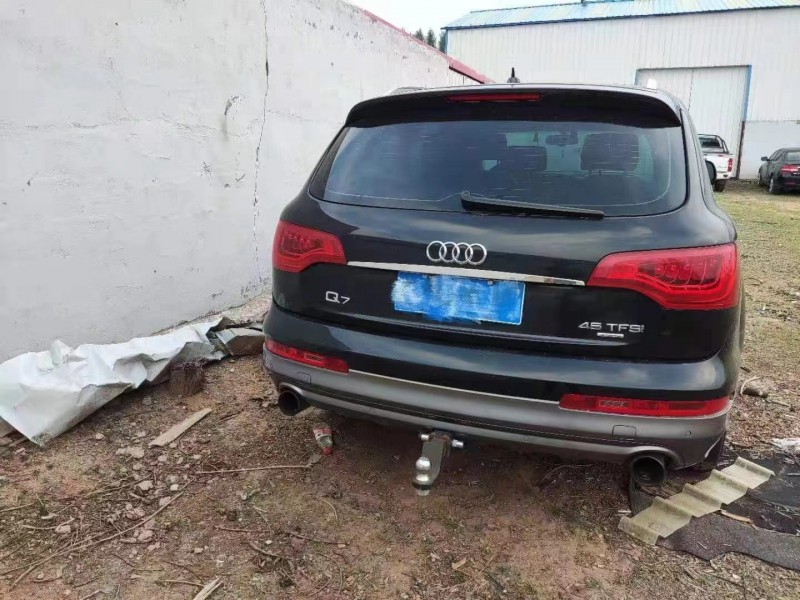 赤峰12年奧迪Q74